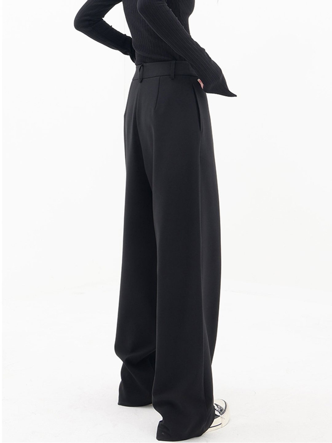 FIORA | Modern Baggy Pants