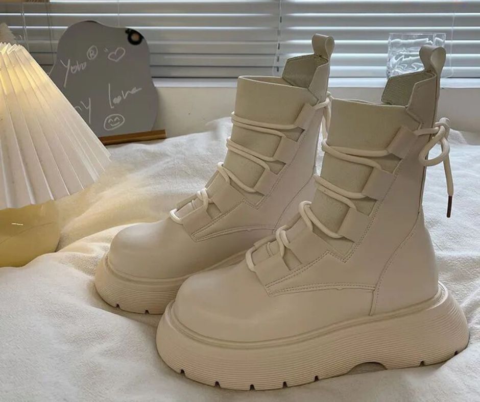 FIORA | Onyx Nomad Boots